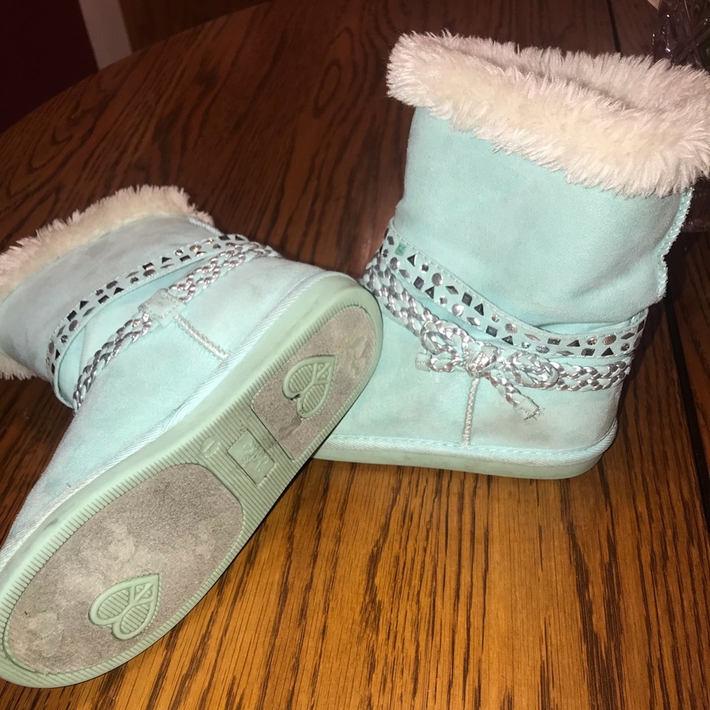 Blue Justice warm snow boots like uggs!